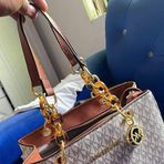 Sandy Walls - Facebook