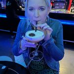 Sara Bradshaw - @sara.bradshaw.10 - Instagram