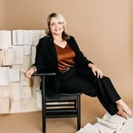 Sara Brownlee - @bookishlybrownlee - Instagram