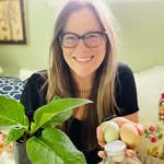 Sarah Bucko - @sarahsbackyardbotanicals - Instagram