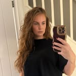 𝐒𝐀𝐑𝐀 - @saraelle666 - Instagram