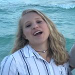 Sara Hensley - @free_the_hen - Instagram