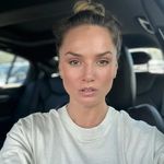Sara Hooper - @s_oakley1 - Instagram