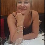 Sara Hutton - @sarahuttonbutton - Instagram