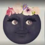 متفرجه 🙂😌 - @sara_kaing - Instagram