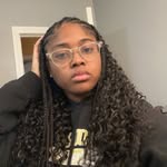 Sarah Lockman - @sarahhmeansprincess - Instagram