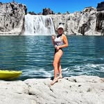 Sara Probert - @denim.n.pearls - Instagram