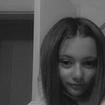 𝐒𝐚𝐫𝐚 𝐒𝐜𝐡𝐞𝐥𝐥 - @saras_chell - Instagram