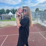 Sarah Schlichting - @sarahschixl - Instagram
