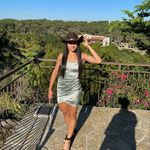 Sara Squires - @smarket14 - Instagram