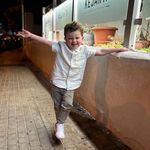 Sarah Batts - @sarah.batts.9 - Instagram