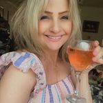Sarah Birkett-Wendes - @sabear9 - Instagram