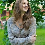@sarahbourbeau98 - Instagram
