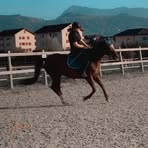 Sarah Burri - Facebook