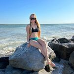 Sarah Buzzelli - @sarah_buzzelli - Instagram