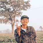 Sarah Clanton - @ajiajiaprizal - Instagram
