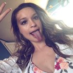 Sarah Corum - @sarahclothes1 - Instagram