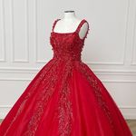 Location de robe - House of dress - @sarah.dubai - Instagram