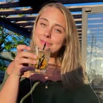 Sarah Feldkamp - @pls_also_like_these_pics - Instagram
