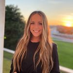 Sarah Fetzer - @sarahfetz_closet - Instagram