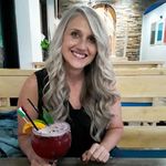 Sarah Russell-Kwiatkowski - @sarahlynn2020 - Instagram