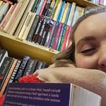 Sarah Lundy - @sassandherbooks - Instagram