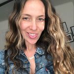 Sarah Manzi - @theyogajewel - Instagram