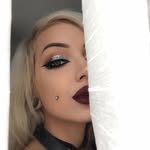 Sarah Mitchell - @6sixsarah - Instagram