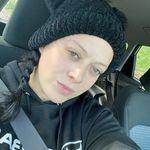 Sarah Morrell - @momo_peachie - Instagram