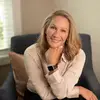 Sarah Poulos - @sarahsellssavannah - TikTok
