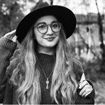 Sarah Redding🌻🌿♎🧙‍♀️🔮🖤 - @natural_hi5 - Instagram