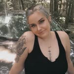 Sarah Zack - @beinglostatsea - Instagram