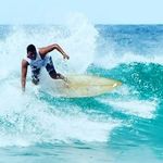 Saul Calderon - @saulsurfing - Instagram