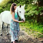 Savannah Hook - @horsecrazy044 - Instagram