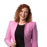 Savannah Mitchell - @savannahcruisedirector - Instagram