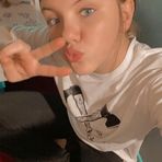 Savannah Renfro - Facebook