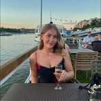 Scarlet Brown - Facebook