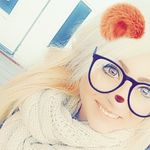Scarlet Asaph - @scarlett_lowesox - Instagram
