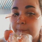 Scarlett Crouch - @scarlayschips - Instagram