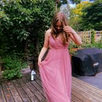 Scarlett Dickson - Facebook