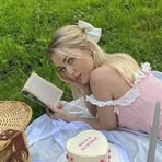 Scarlet Klein - Facebook