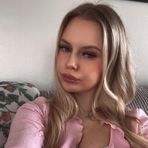 Scarlett Moon - Facebook