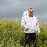 Sean Paterson - @sean_thebeekeeper - Instagram