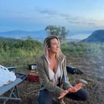 Selena Becker - @jyc57066 - Instagram