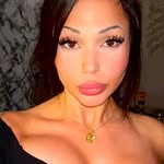 @selenagiless - Instagram