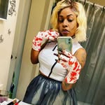 @selena._.james - Instagram