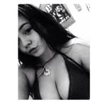 @shania_warren - Instagram