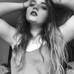 @shannon_mullis - @annonsha - Instagram