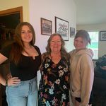 Shari Webb - @mackkyliegrammy - Instagram