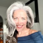 Sharon [gray hair transition] - @embracingmygray_2021 - Instagram
